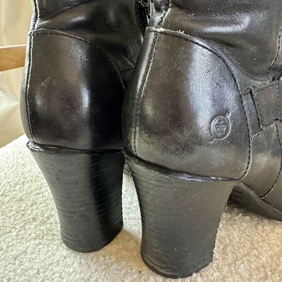 BORN black high-back flared heel ankle boots | 8.5-9 | leather 3" heel - Picture 5 of 13